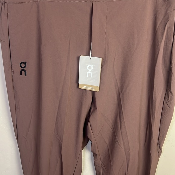 NWT On Cloud Active Joggers - Picture 6 of 7
